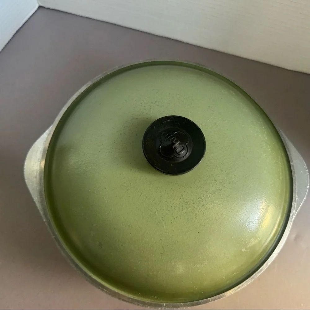 Vintage CLUB Dutch Oven Stock Pot Avocado Green Heavy Cast Aluminum 1960s